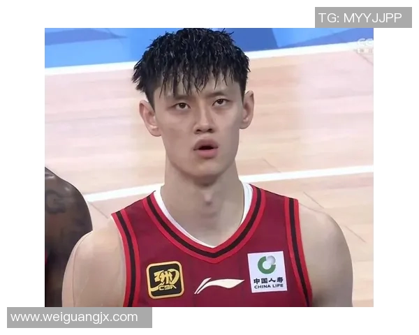 曾凡博的篮球之路：从青涩少年到职业球员的成长历程与挑战