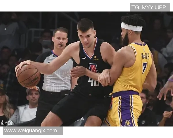 湖人对快船精彩对决直播比分实时更新全程回顾与分析