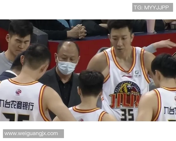 第32轮精彩对决吉林队迎战浙江队争夺胜利的关键时刻